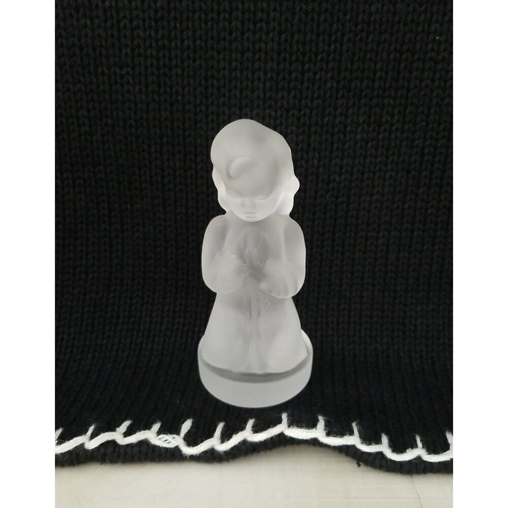 Crisa Kristaluxus 24% pbo Frosted Glass Girl Kneeling Praying Figurine
